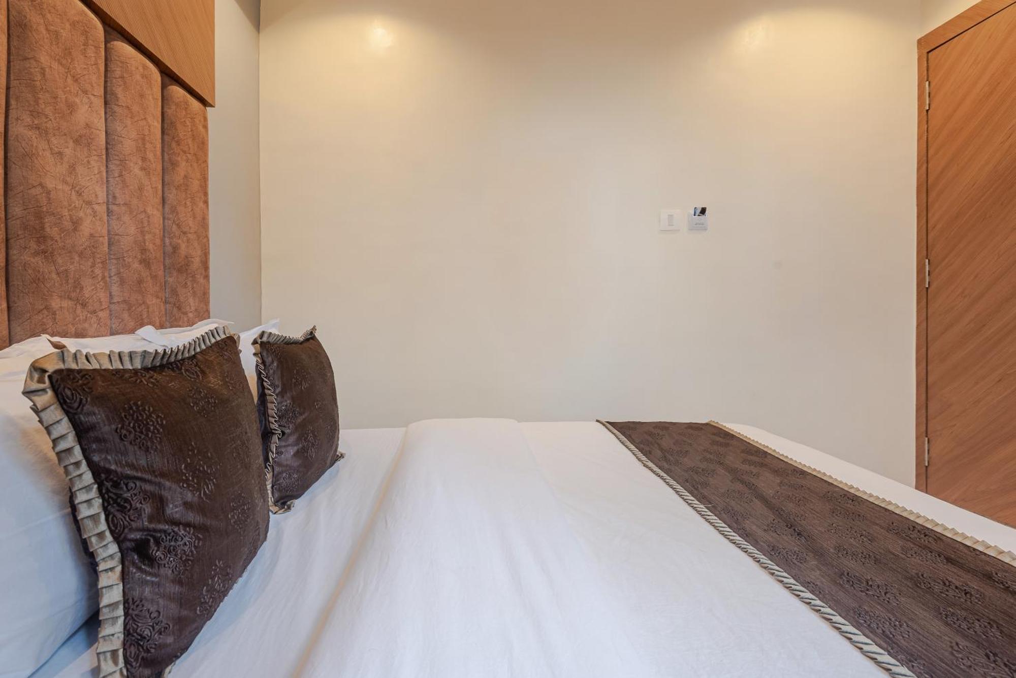 Hotel Silver Park Мумбаи Экстерьер фото