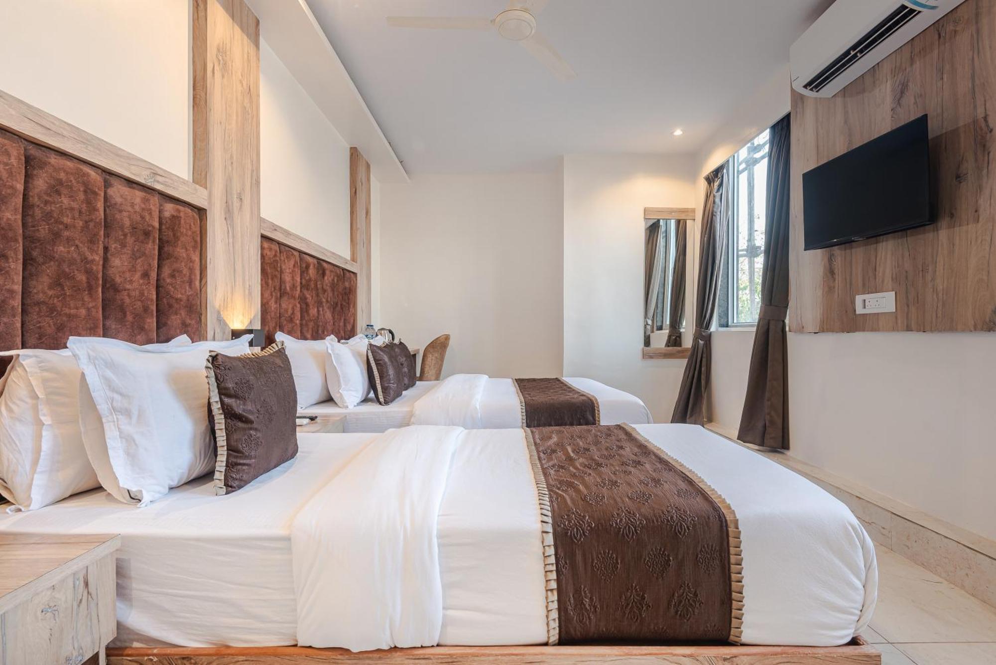 Hotel Silver Park Мумбаи Экстерьер фото