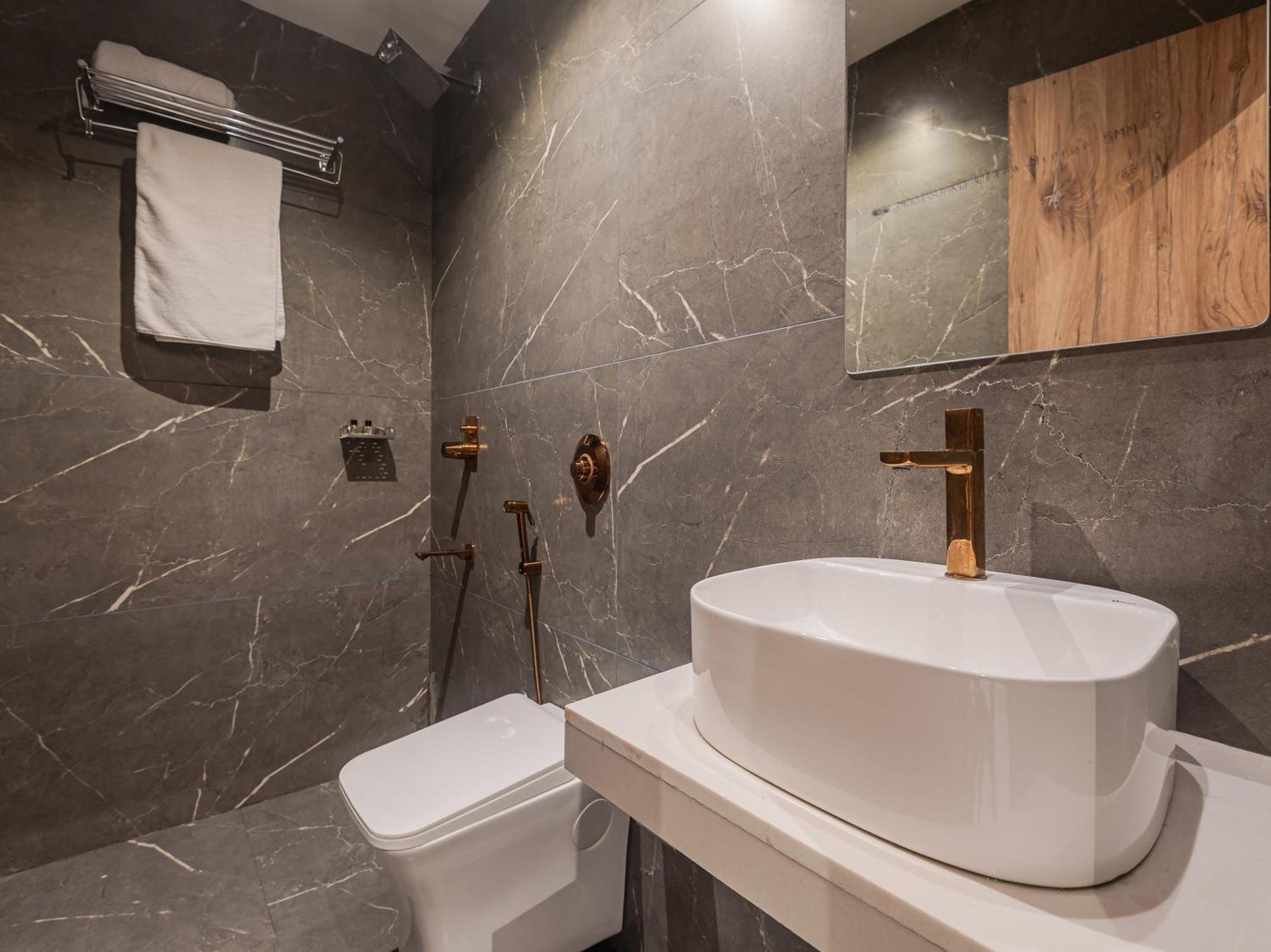 Hotel Silver Park Мумбаи Экстерьер фото